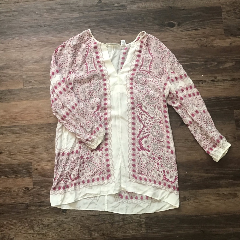 Silk 3/4 sleeve shirt.